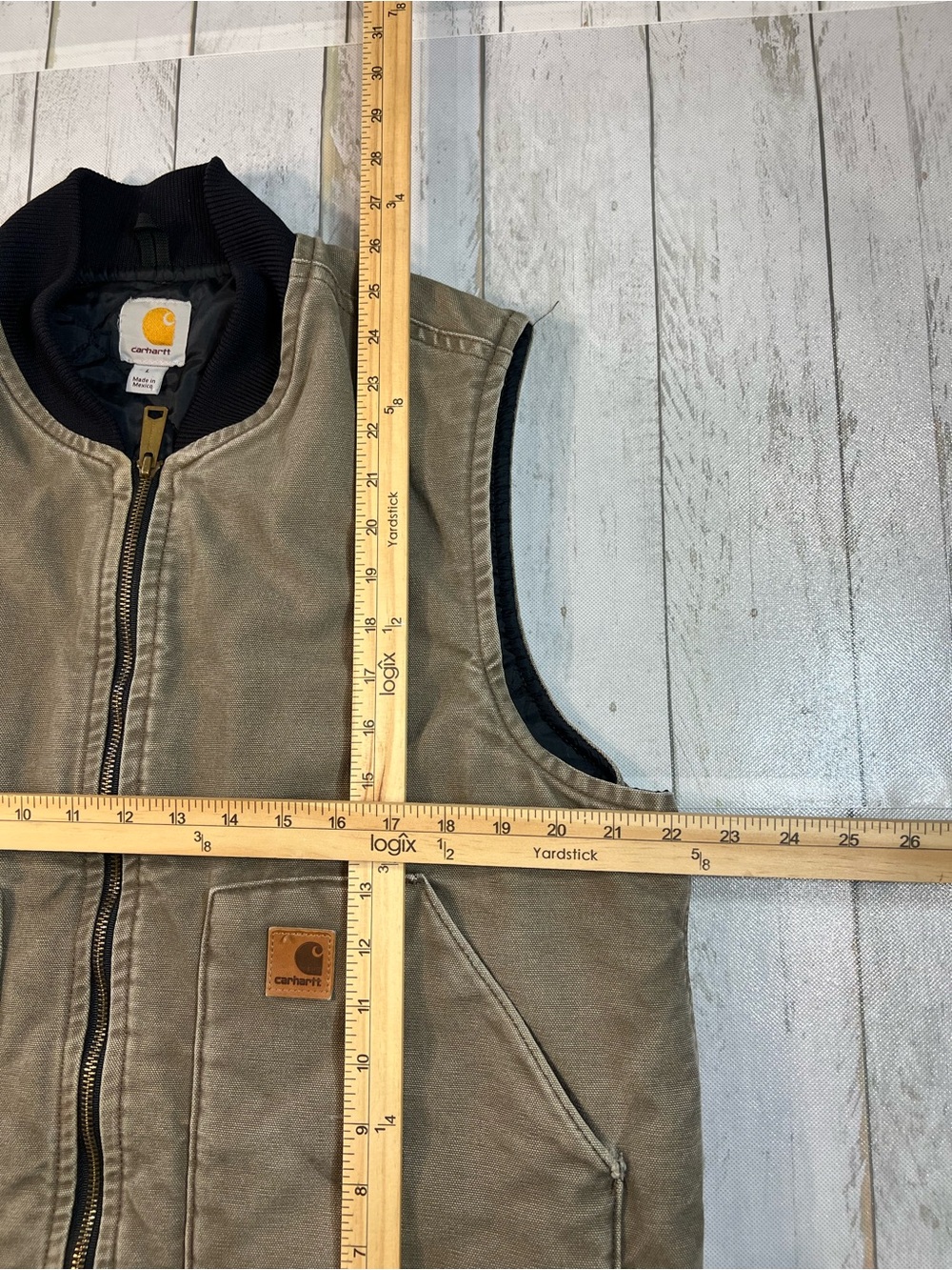 Carhartt Black Jacket Interior with Yellow Logo Label - Picture 3 of 9